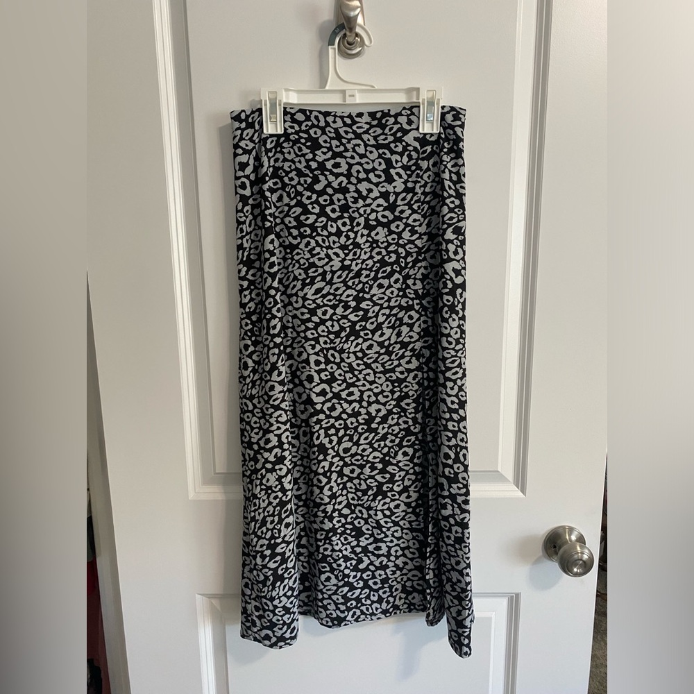 SHEIN Black and White skirt